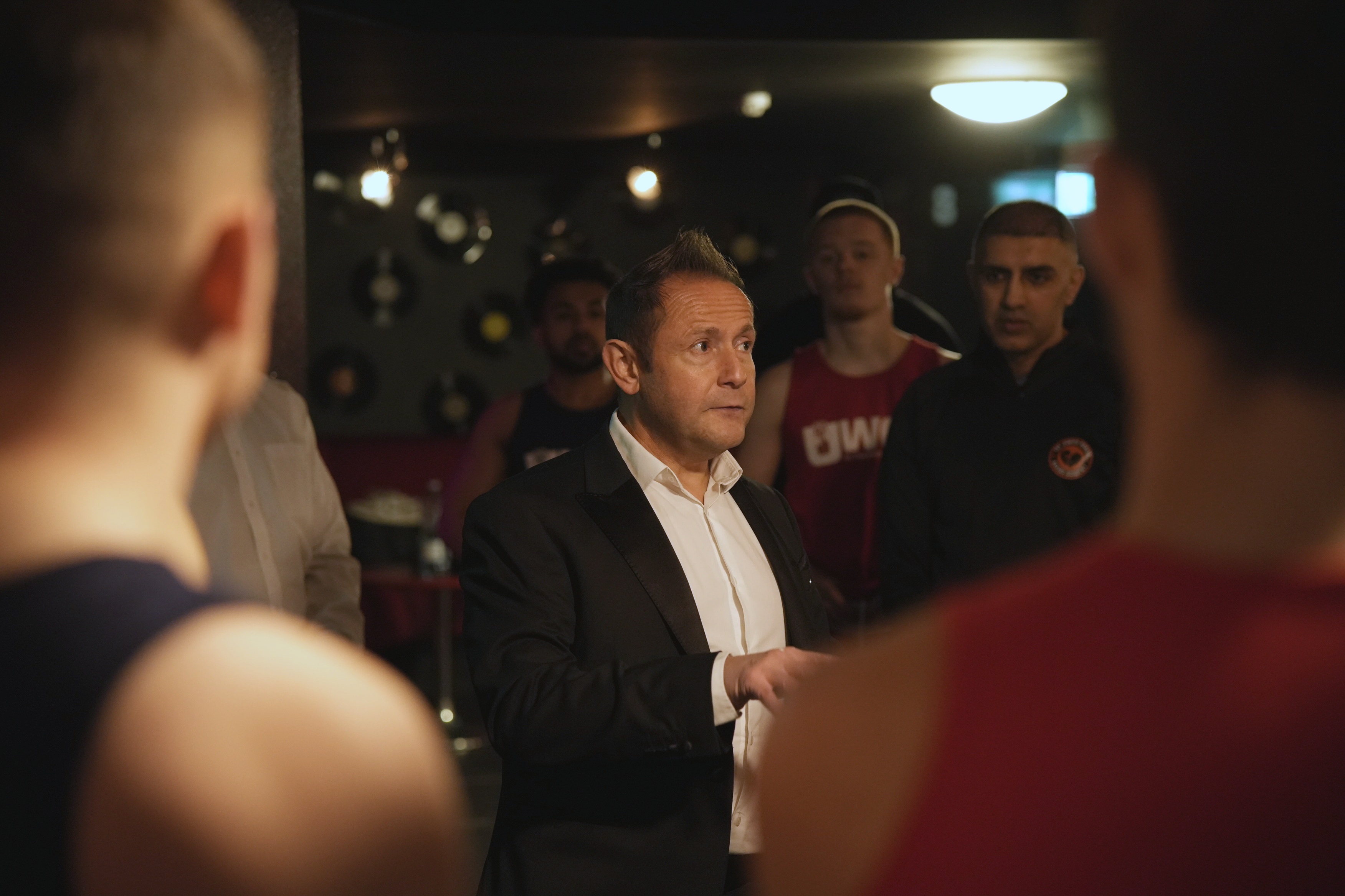 Nick Mummery briefing UWCB fighters before the action begins